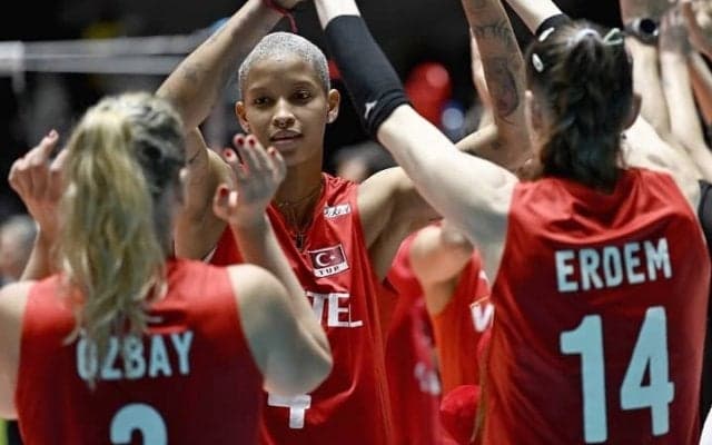 日本との“頂上決戦”へ深まる自信 五輪切符を目前にするトルコに母国重鎮も太鼓判「日本に勝って優勝を決める」【女子バレー】
