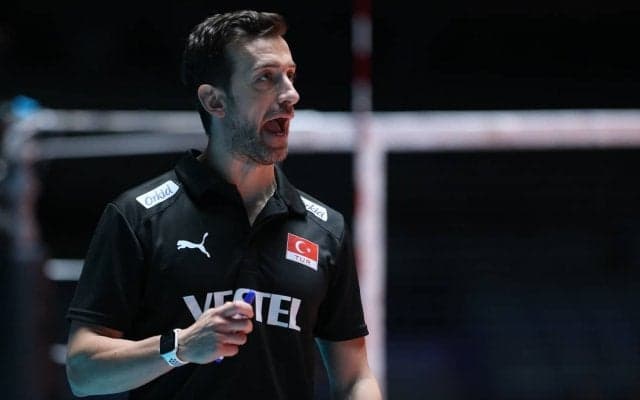 【独占告白】トルコ女子 サンタレッリ監督は日本バレーから「学びたい」 来日後に明かしたリスペクト 出場権を懸けて今夜対戦