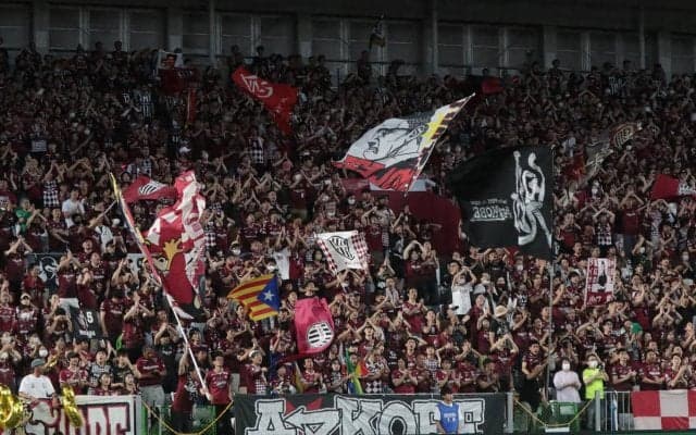 「天使やん」平安名すみれ役・ペイトン尚未さんが神戸戦来場！\"ラブライブ！\"コラボ、ユニ姿でマスコットとあのポーズ「ギャラクシー!!」