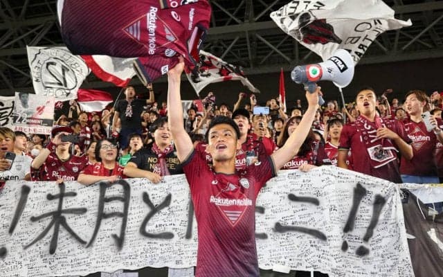 「最高です！！」「本当に好き」首位堅持の立役者、佐々木大樹と神戸ゴール裏の一体感がアツい！熱量持って次節横浜FM戦へ「歌って踊れてゴールも決める最高のストライカー」