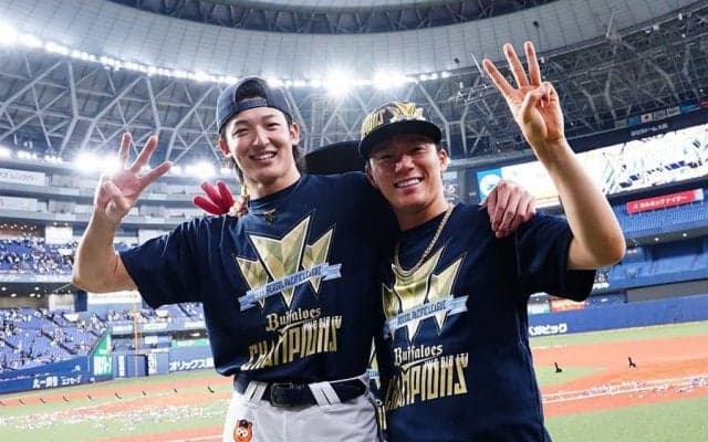 山本由伸が忘れぬ“同期の絆”　世界一にパ3連覇…想像できなかった山崎颯一郎との7年