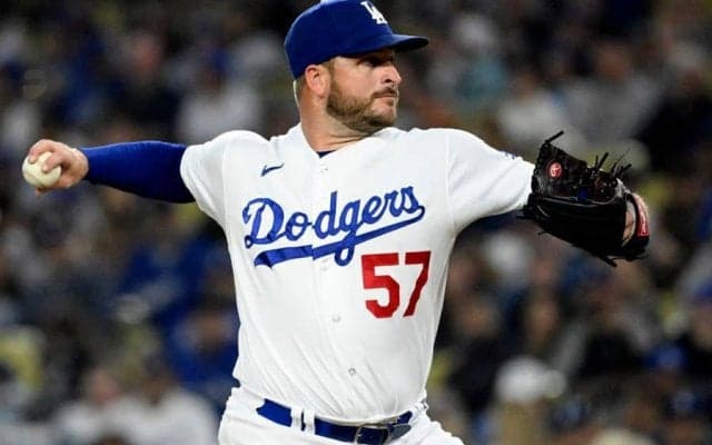 【MLB】防御率7.29で戦力外→異次元の0.74　移籍で別人に…元広島36歳に驚愕「最強すぎる」