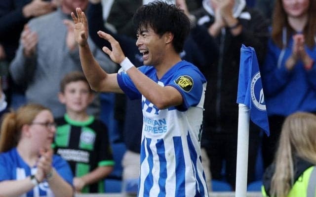 新コンビ結成！？逆転弾生んだ三笘薫とアンス・ファティのハグショットにファンも喜び「この2人が大好きだ！」