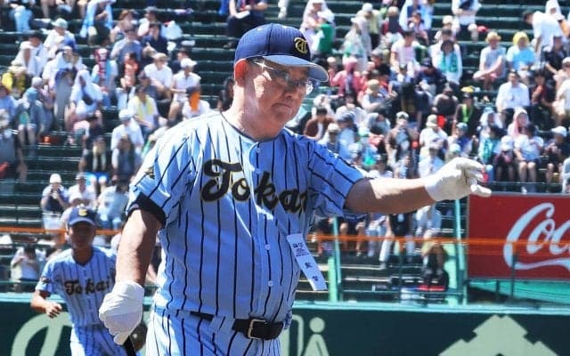 村中秀人は息子のひと言でプリンスホテルを退社 国語の教師となり、高校野球界屈指の名将となった