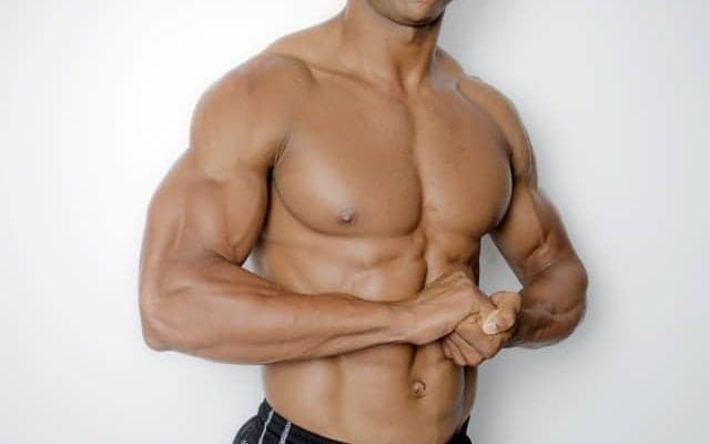 憧れの筋肉芸能人、圧倒的1位は「なかやまきんにくん」！接戦の2位、3位は…？