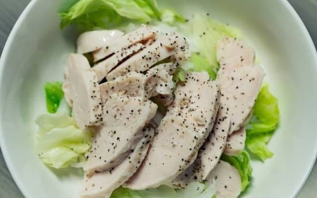医師がオススメするコンビニ飯の選び方のポイント「サラダチキンには〇〇が必要」