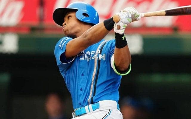 日本ハム万波、ついにリーグトップ25号に「最高です!!」　鮮やか先頭打者弾に場内歓喜