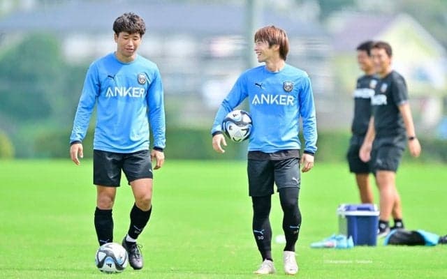 「あざとい」川崎・瀬川祐輔の“悪役キャラコーデ”が「流石に可愛すぎる」と話題に！ 背中のまさかのタグに「天然さん？」「コントのような背中」と視線集中