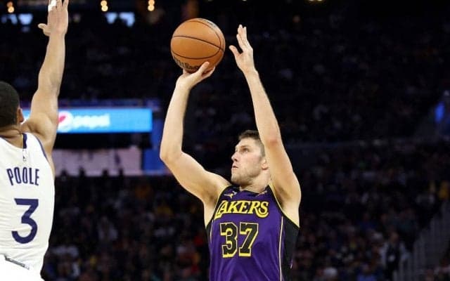 昨季レイカーズとウルブズでプレーしたマット・ライアンが2ウェイ契約でウルブズ残留へ