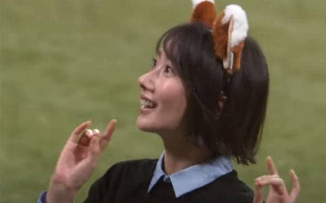 見惚れる美貌で“大変身”　両手ふりふり…人気女優の耳＆しっぽが「破壊的な可愛さ」