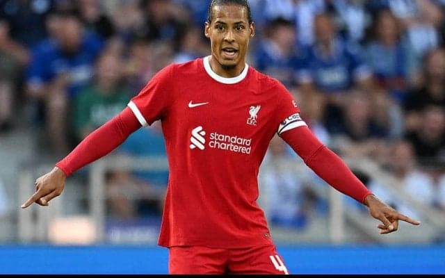 「かなり難しそう」「フォームめっちゃ綺麗」ファン・ダイクのバスケの才能が開花!?見守っていた遠藤航もその上手さに驚き笑ってしまう