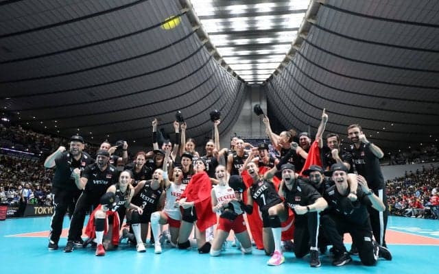 日本戦でセットポイントから逆転したトルコ女子の強さ。 「いつも選手たちを信じている」指揮官が告白するあの場面の胸中