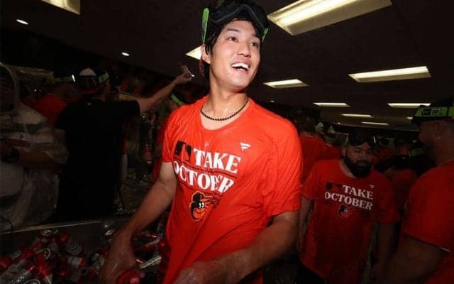 【MLB】藤浪晋太郎、シャンパンかけられ英語で絶叫　地区Vで歓喜の美酒「最高ですね」