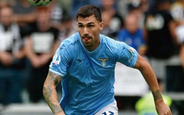 ラツィオの最終ライン束ねるロマニョーリ、鼻骨を複雑骨折もフェイスガード着用で問題なしか