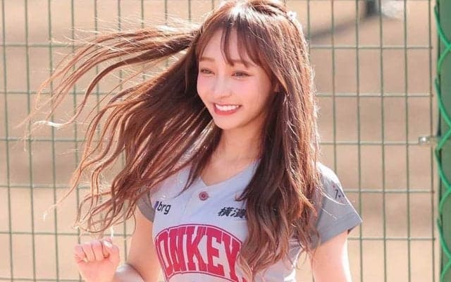 奇跡のチアと“仙台デート”　ミニスカ＆へそ出し日本満喫…ファン感謝「かわいいゼ」