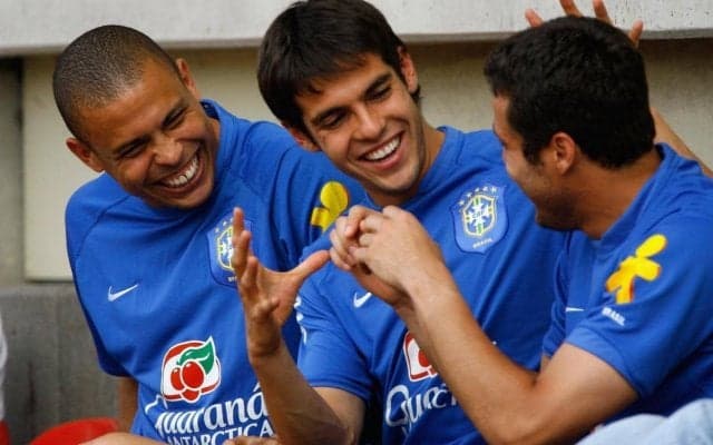 怪物ロナウド氏の結婚式にブラジル代表の同胞も出席！カカとジュリオ・バチスタがイビサ島まで駆け付ける