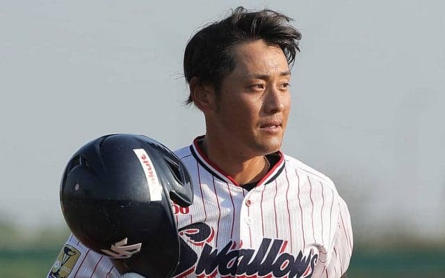 14年の現役生活に幕 ヤクルト荒木貴裕が最高のユーティリティーになれた理由
