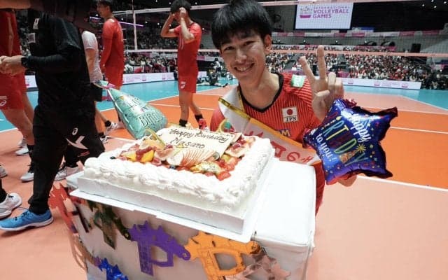 【フォトギャラリー】OQT前最後の実戦でカナダに逆転勝ち　甲斐優斗の20歳の誕生日を祝う 2023男子バレーボール国際強化試合対カナダ