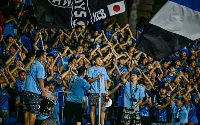 「素晴らしいね。誇らしい」J1川崎サポーターが掲げた横断幕に、芸人ワッキーが「感動した」と感謝表す！「川崎サポさんの尊敬できるトコロ」と称賛広がる