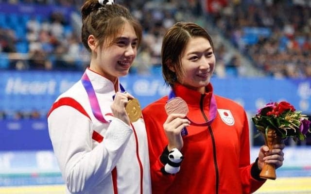 「金メダルを超えた美しさ」中国エースと池江璃花子の涙の抱擁に広まる反響！ 地元メディアも「魅力を再認識させた」と感嘆