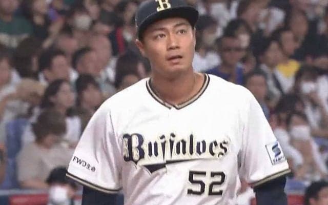 「とんでもない投げ方」から153キロ　オリに現れた“招き猫”投法の新星「また山脈やん」