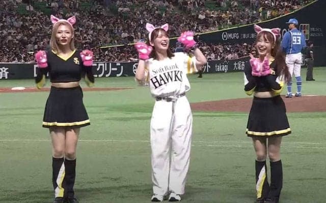 「か、かわいい」　ぶた耳付けてダンス…鷹ファン魅了した人気声優が「キラキラしてた」