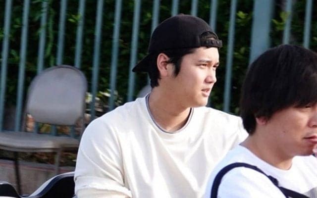 【MLB】大谷翔平、私服姿も…包帯グルグル巻き「痛々しい」　久々登場に「涙出ちゃう」