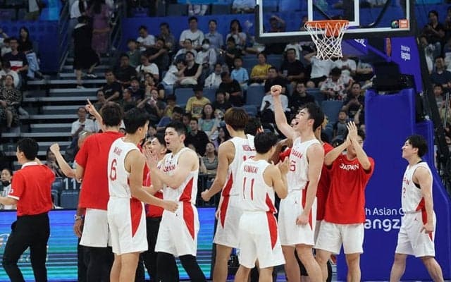 宿敵韓国に会心の勝利、D組1位で準々決勝に進出…「ほぼ完璧に作戦を遂行してくれた」とコーリーHC