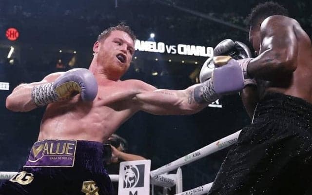 「最盛期を彷彿とさせた」世紀の4団体王者対決を制した、衰え知らずのカネロに絶賛の嵐「あまりに簡単すぎた」