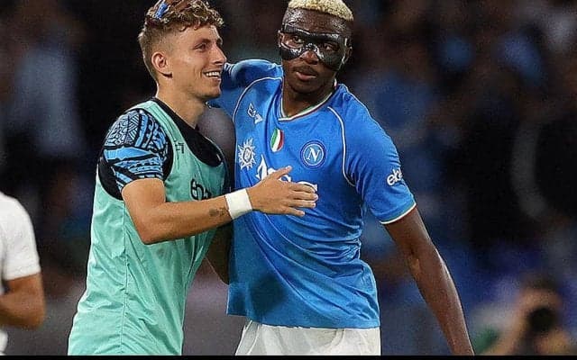 「誇りを持って身に着けているバッジへの愛は揺るがない」、オシムヘンが物議醸したクラブSNS投稿を巡って声明