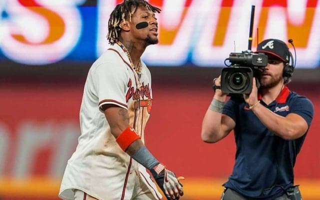 【MLB】大谷翔平を超える“リーグ20冠”　靭帯断裂から復活の25歳…球史に刻まれた奇跡の1年