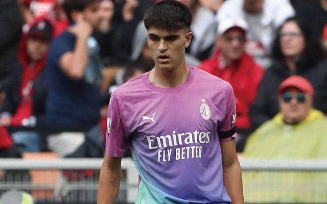 ミラン、17歳バルテサギとのプロ契約締結を発表！ 今季セリエA2試合出場の193cmDF