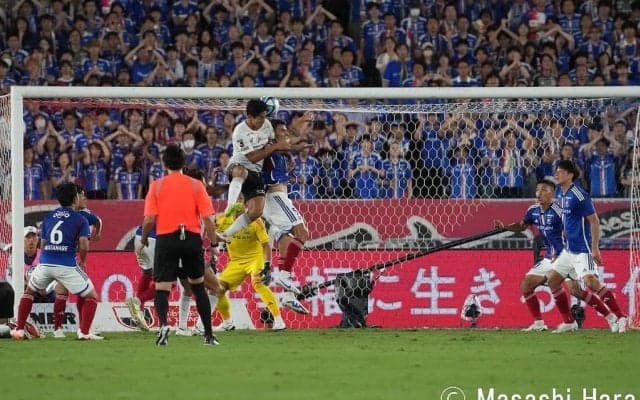 2強の「タイトル寡占6年」が生んだ神戸のショートカウンター【「頂上決戦」見えてきたJ1タイトルの行方】(1)