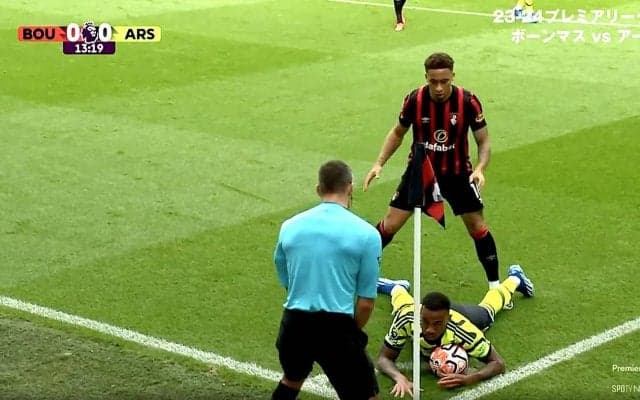 審判がムキムキすぎる！マイボールだ！いやこっちだ！選手の言い合いをよそに…解説者の視線は「そっちに目がいっちゃう」元日本代表・槙野智章を釘付けにしたレフェリーの上半身