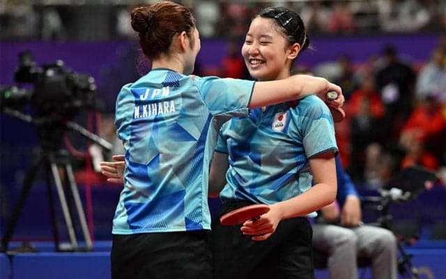 張本・木原の10代ペアが完全アウェーで最強中国撃破！中国の世界卓球V2ペアに大金星で銅メダル以上確定【卓球 アジア競技大会】