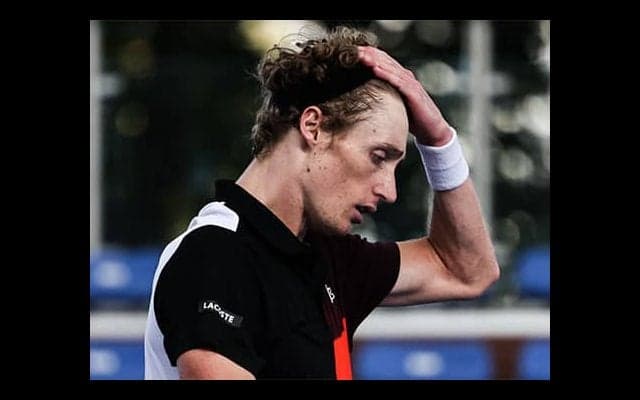 激昂し主審にボール直撃 即失格