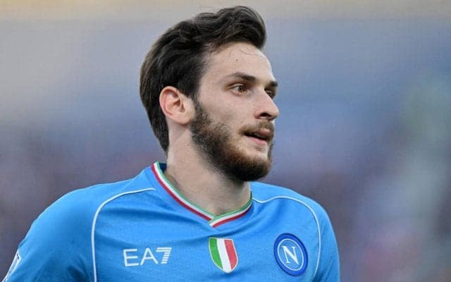 ナポリFWクワラツヘリア、憧れのマドリーとの対戦に歓喜「こんな夜に嬉しくないわけがない」