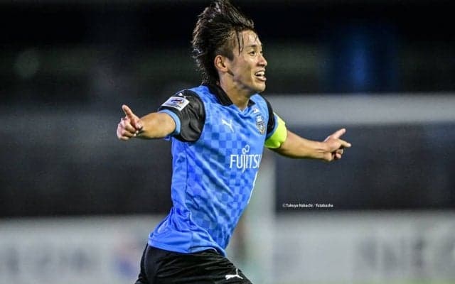 「最高の写真過ぎる」川崎・橘田がゴール後に見せたピッチ上の“相方とのハグショット”が「尊い」「可愛すぎて...」と大反響！ あえて個別でハグし合った歓喜の瞬間