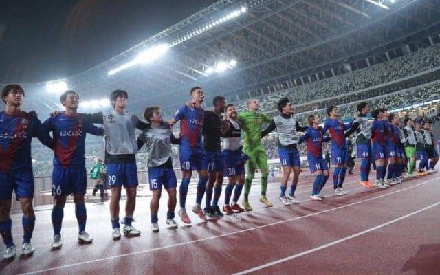 「素晴らしい光景」「うるっときた」『甲府にチカラを』が実現！国立に集まったJサポたちの姿が反響「最高の雰囲気」