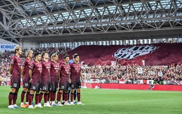 「ベロンベロンされてる」J1神戸・扇原貴宏の誕生日で山口蛍の「容赦ない」パイ投げが話題！「外壁ちゃうよ！」「念入りなのめっちゃオモロい」とファンも反応