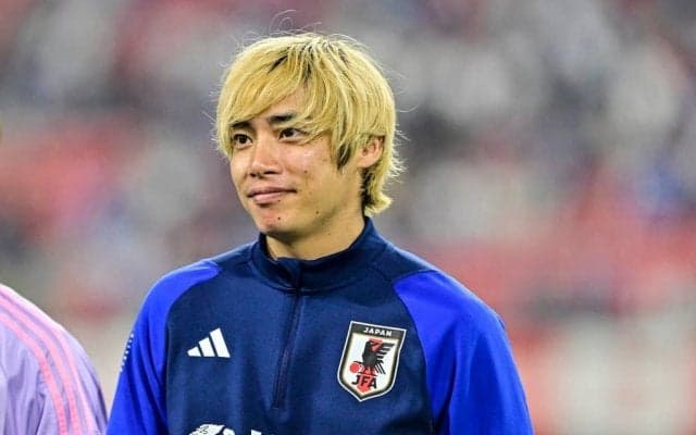 「仕事が早い」伊東純也の「黒髪」イメチェンに“モノマネ芸人”似東純也も素早くチェンジ！「なんか伊東純也、柏木陽介、中村憲剛を足して3で割った感ない⁇」との声