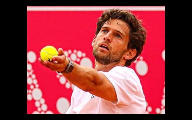 母国で引退「自分の功績に満足」