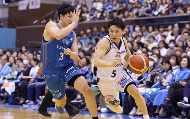 勝負所で3Pを沈めた横浜BCが敵地で京都撃破…先発の河村勇輝は18得点5アシスト