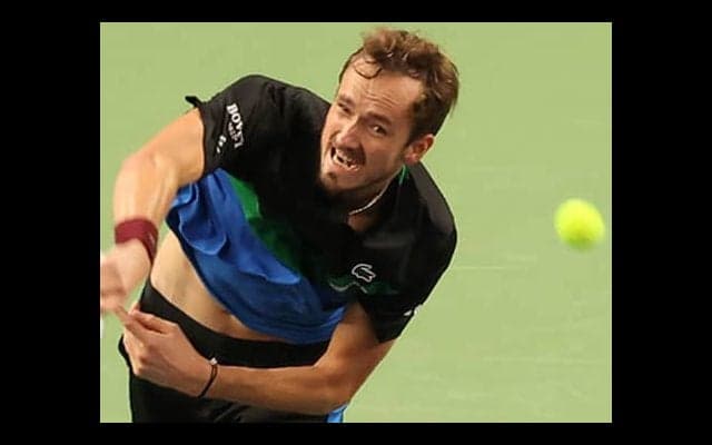 低速化? 原因はコートかボールか