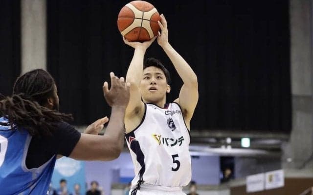 勝負強さを発揮した河村勇輝が30得点と爆発…横浜BCが京都との接戦を制して開幕2連勝