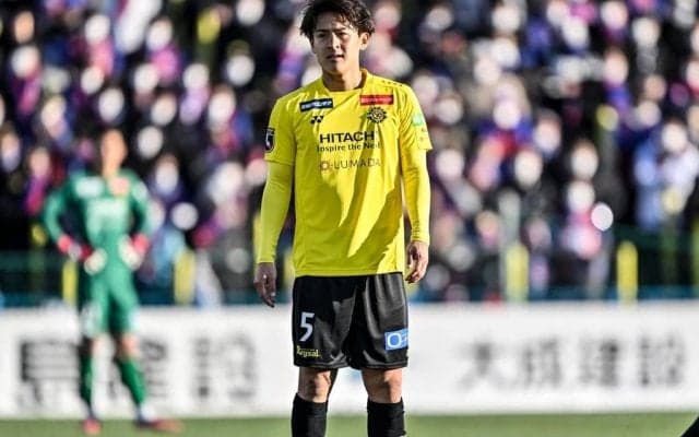 「スーペル・ゴラッソ」J1柏MF高嶺朋樹のビューティフルボレーに感嘆広がる！「コースすんばらしい」「マジこれは気持ち良すぎて飛んだ」などの声が広がる