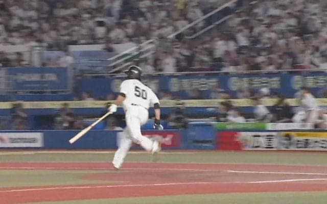 巨人時代より勝負強くなってる！ ロッテを救ったヒーロー“ダイナマイト慎吾”のカッコ良すぎる劇的サヨナラを打った後のバット投げがスゴい