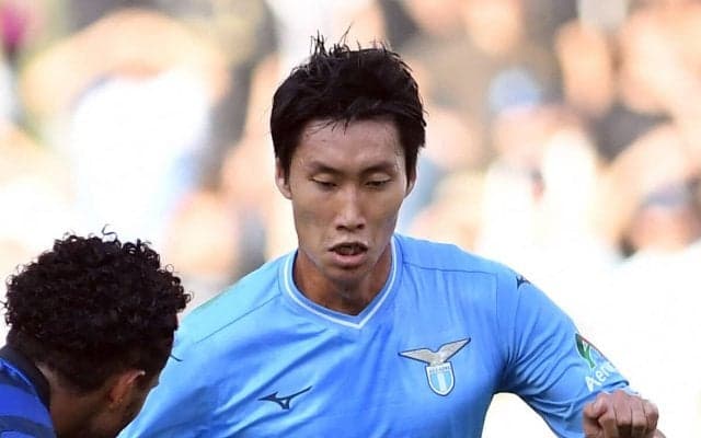 鎌田大地の「飛躍の時はもう少し先になる」理由 ラツィオ番記者が指摘する指揮官の流儀