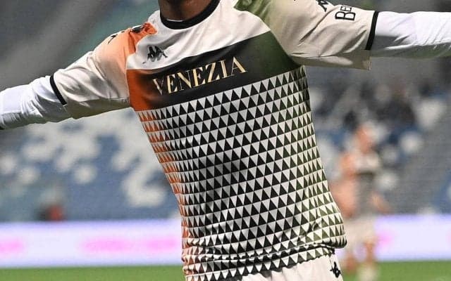 これからどうなる!?オシャレユニフォームで話題のヴェネツィア、デザインスタジオとの契約が今季で終了することに