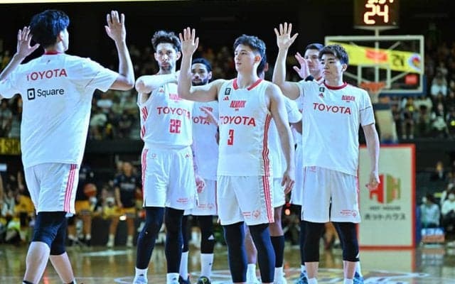 ホーム開幕を控えてA東京の指揮官と司令塔がメディア対応…「この2試合は大きな意味を持つ」